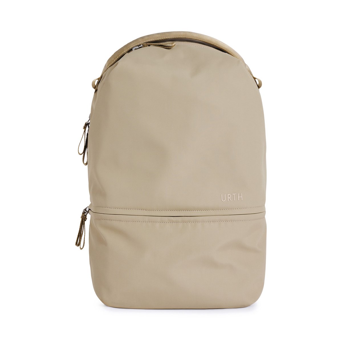 Urth Arkose 20L Rucksack (Beige) - Frontansicht des beigen Urth Rucksacks mit Reißverschlüssen und Logo