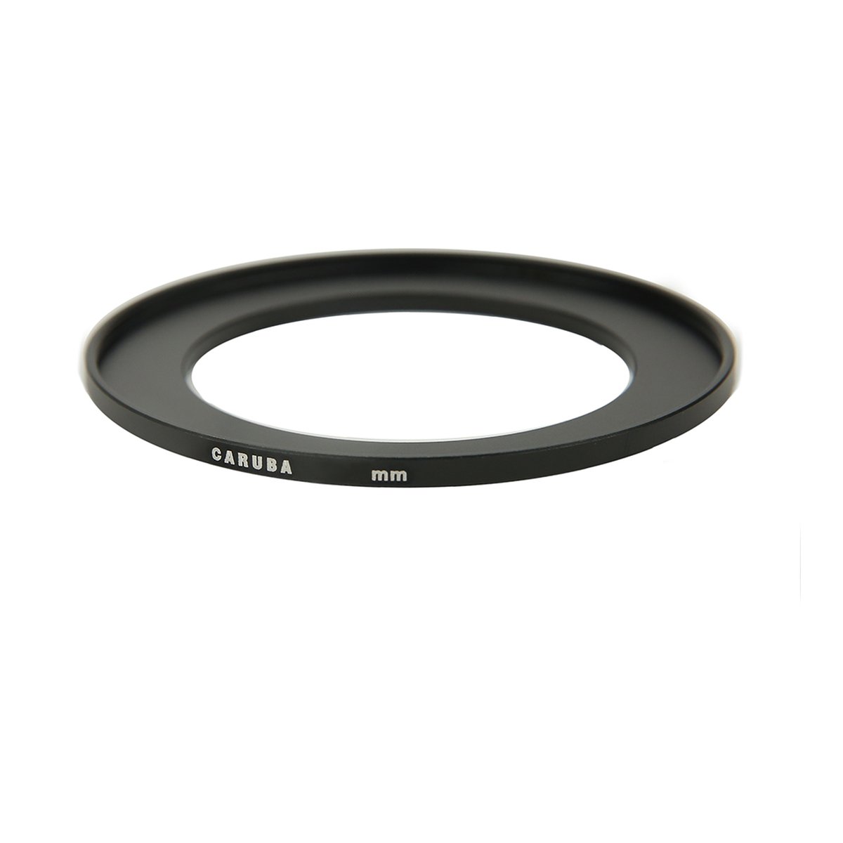 Caruba Step-up/down Ring 40.5mm - 37mm - Detailansicht eines schwarzen CARUBA Adapterrings mit Aufschrift mm