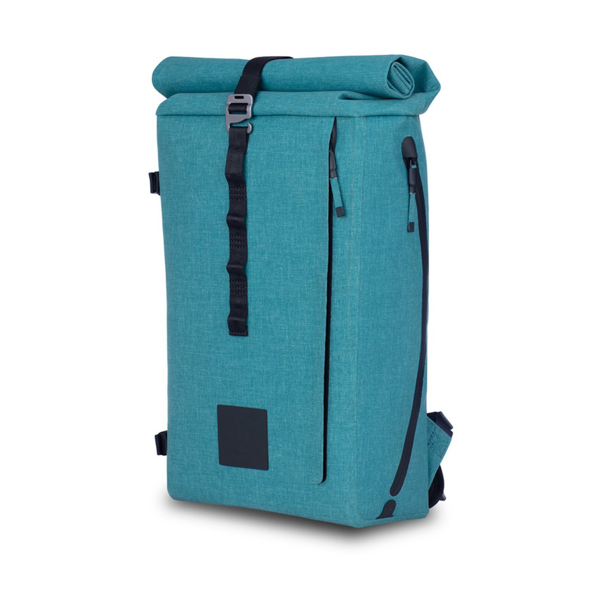 F-Stop DYOTA 11 North Sea (türkis) - Türkiser Roll-Top-Rucksack in schräger Frontansicht mit Gurtverschluss und Reißverschluss.