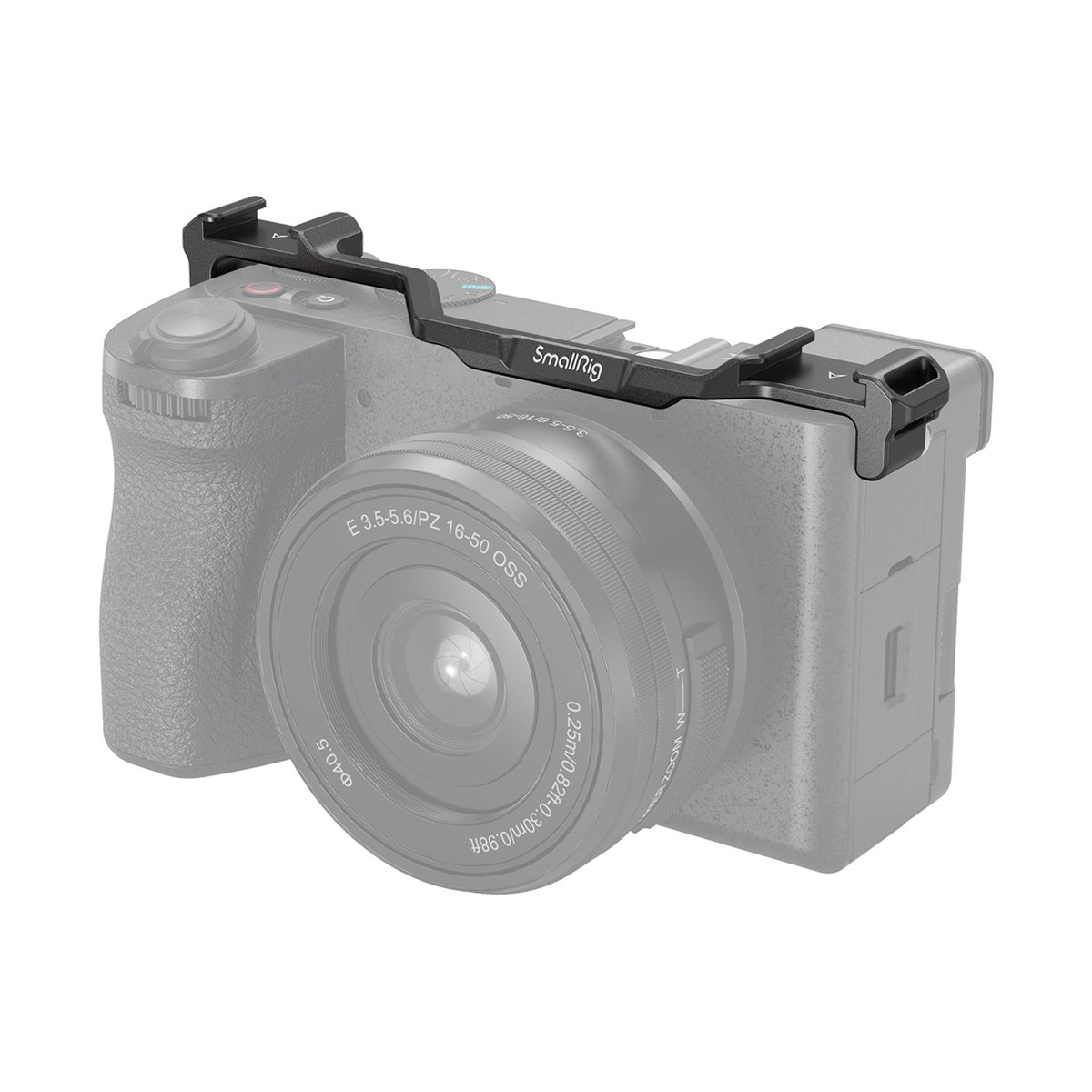 SmallRig 4339 Dual Cold Shoe Mount Plate für Sony Alpha 6700 - Anwendungsbeispiel: SmallRig Top Handle auf Kamera montiert