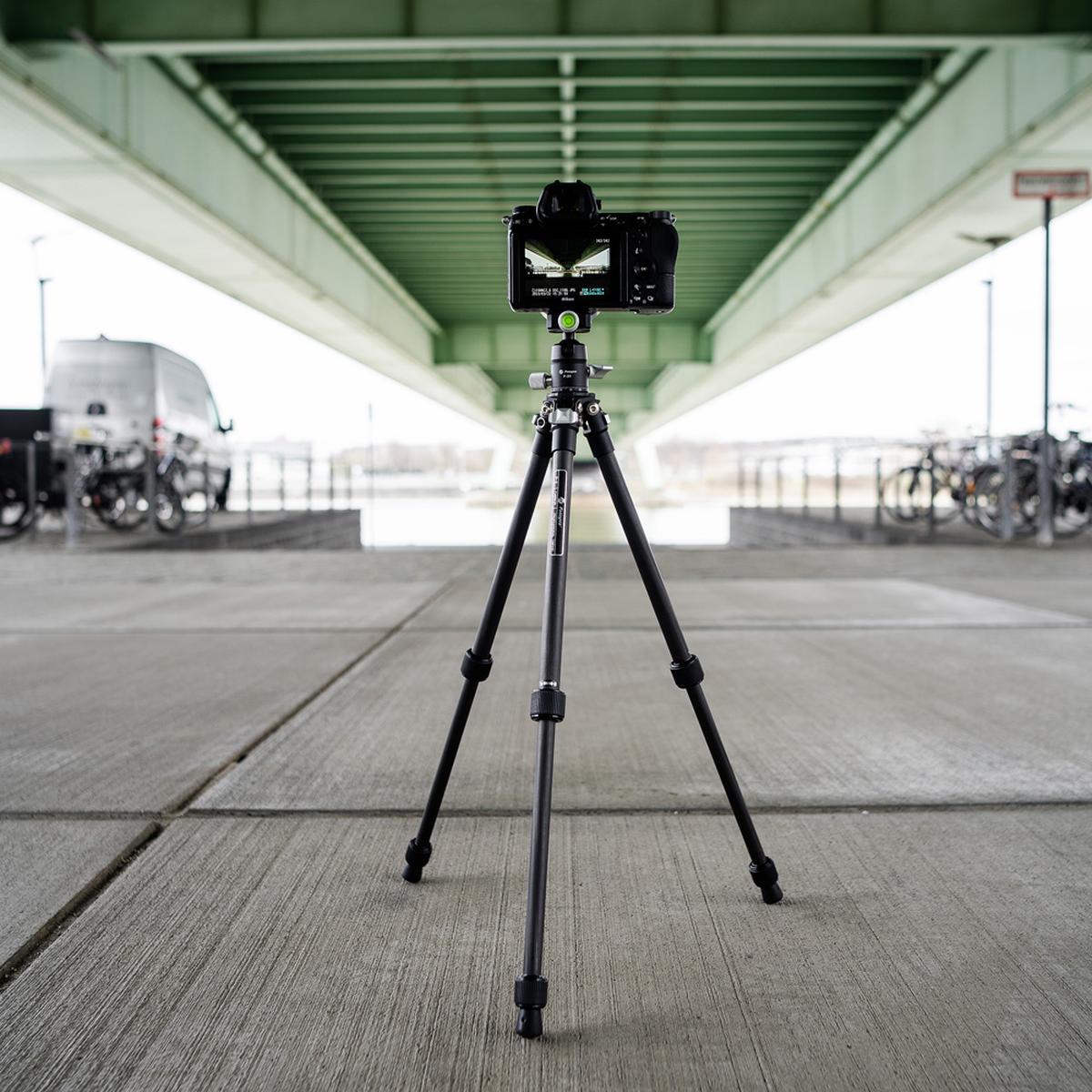 fotopro_p-2p2h_carbon-stativ_mit_kopf_050353970441