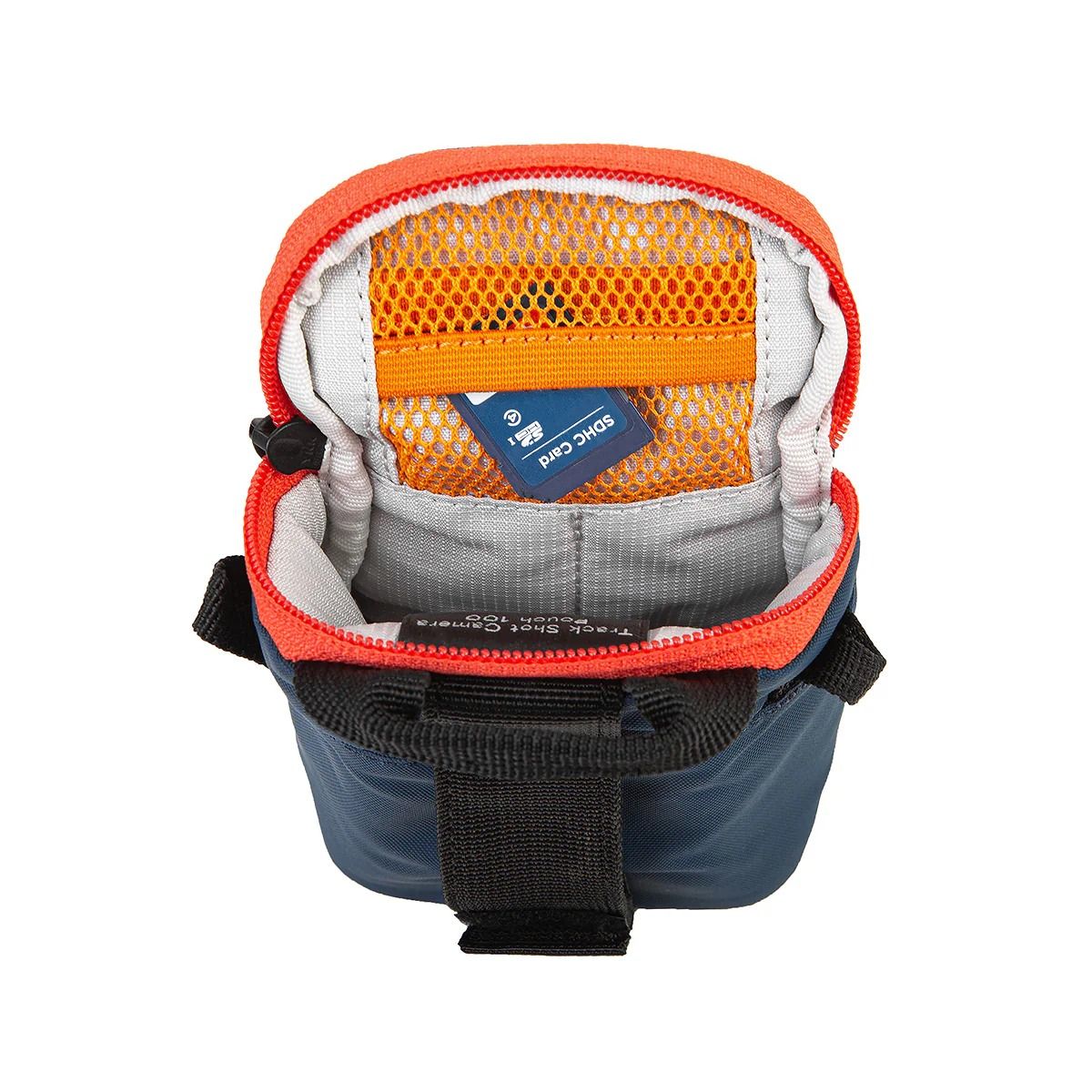 Crumpler Track Shot Camera Pouch 100 Navy Anwendungsbeispiel Speicherkarte