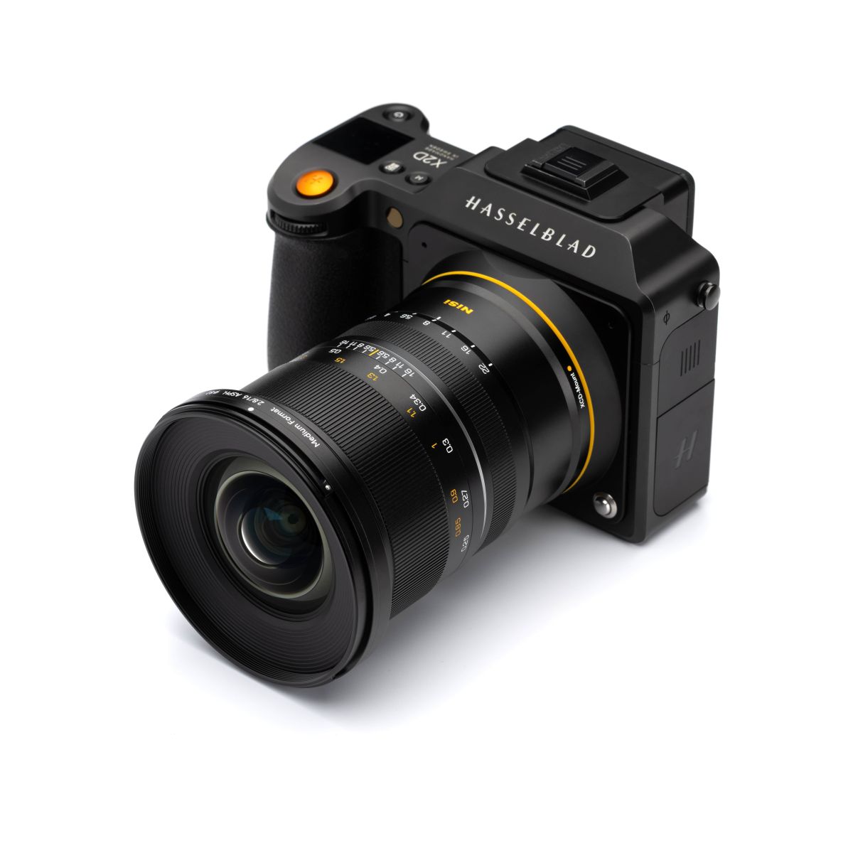 Nisi 16 mm 1:2,8 Asphärisch MF Hasselblad XCD-Mount Schwarz an der Kamera