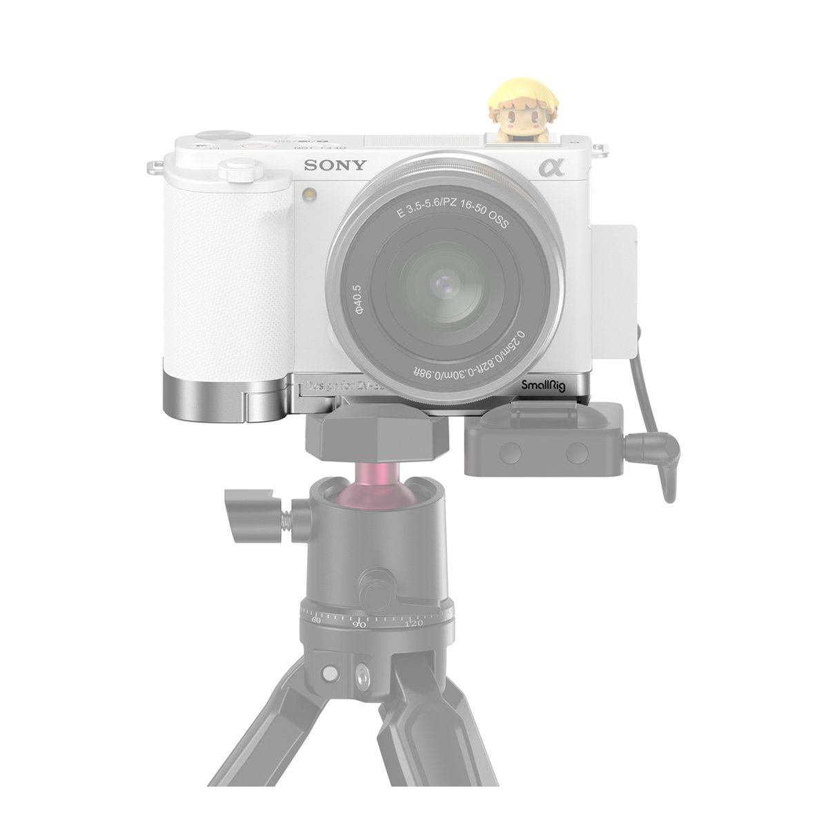 SmallRig 3524 Erweiterungsgriff Sony ZV-E10, silber - Anwendungsbeispiel: SmallRig Halterung am Kamera-Boden auf Stativ montiert.