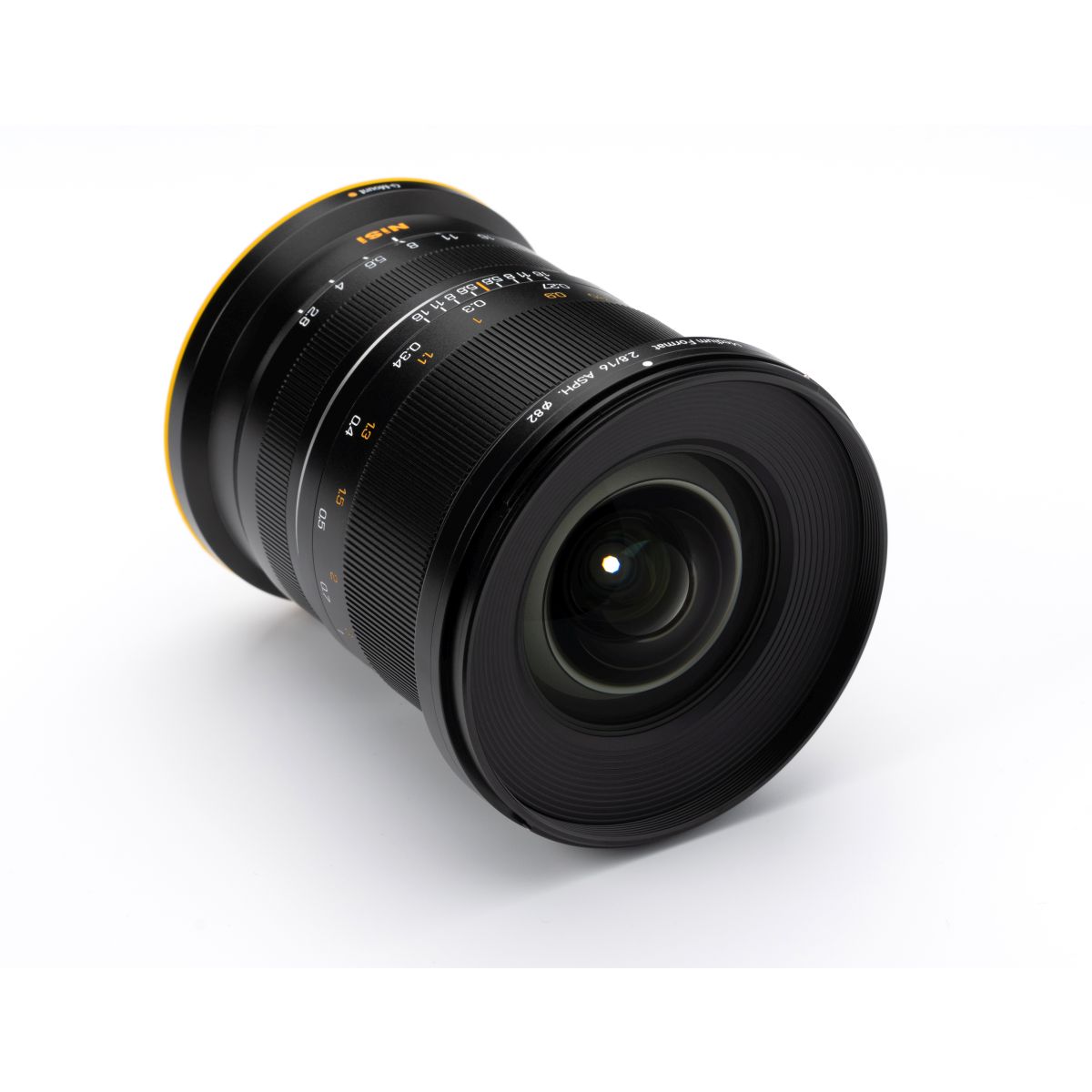 Nisi 16 mm 1:2,8 Asphärisch MF GFX-Mount Schwarz liegend