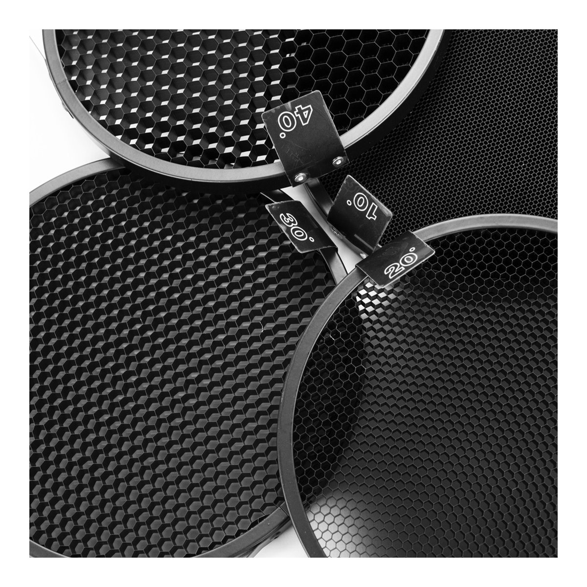 Caruba 7" Reflektor mit Grid Packet (Bowens) - Produktdetails: Set von schwarzen Wabenfiltern mit 10°, 20°, 30°, 40° Abstrahlwinkeln Caruba 7" Reflektor mit Grid Packet (Bowens) - Produktdetails: Set von schwarzen Wabenfiltern mit 10°, 20°, 30°, 40° Abstrahlwinkeln