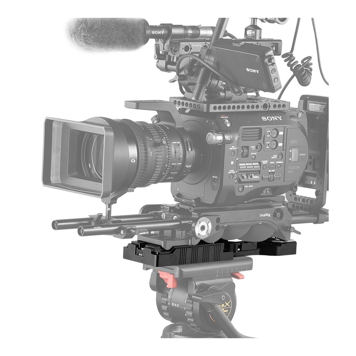 SmallRig 2169 VCT-14 Quick-Release Tripod-Platte nach VCT-14 Standard - Anwendungsbeispiel: Professionelle Sony Videokamera mit SmallRig Rig-System auf Stativ, Frontansicht.