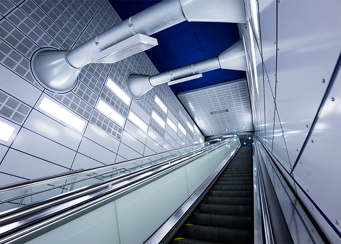 Moderne Architektur mit Weitwinkel fotografiert – Sony FE 16–25 mm 1:2,8 G