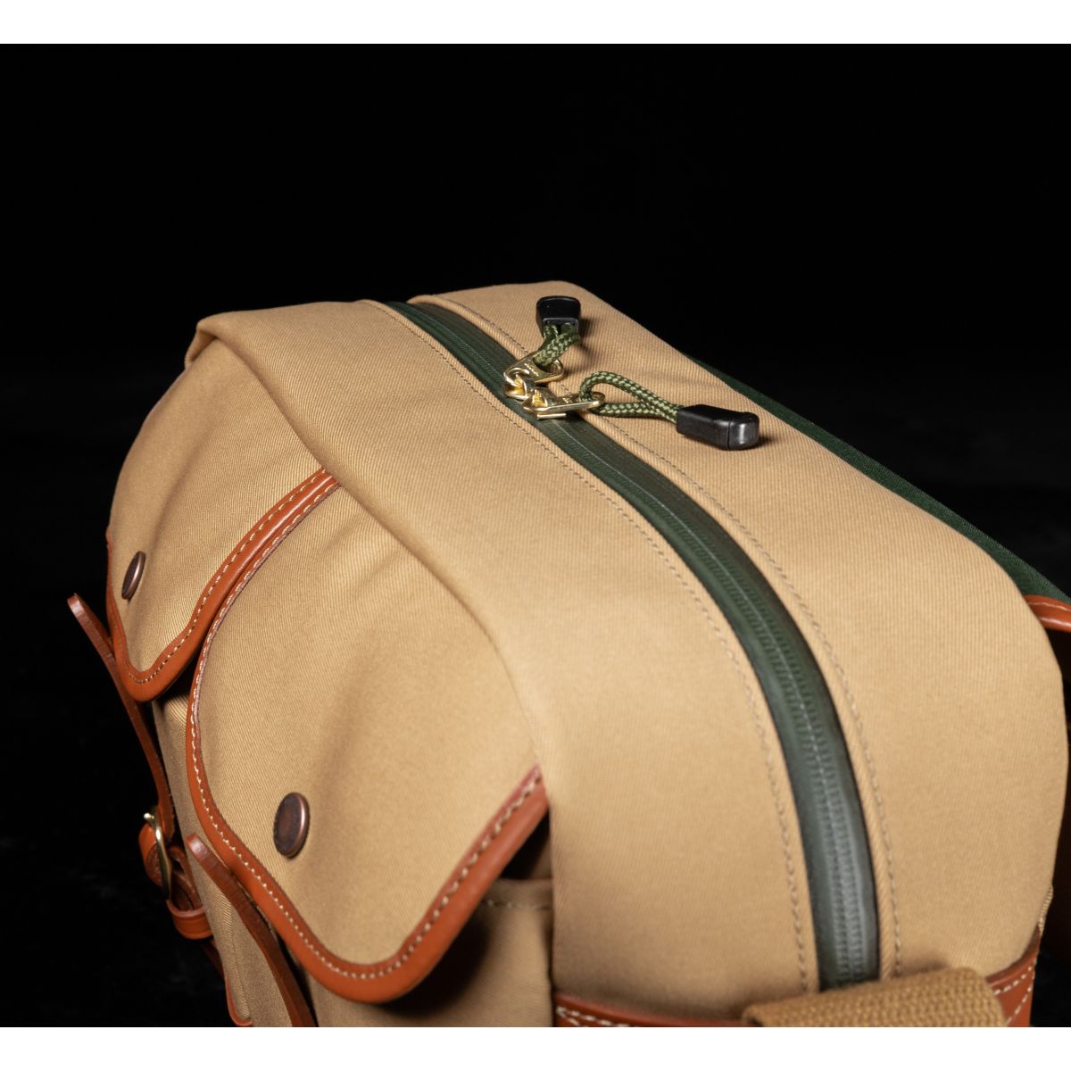 Billingham Mini Eventer Kamera / Tablet Tasche - Khaki Canvas / Hellbraunes Leder