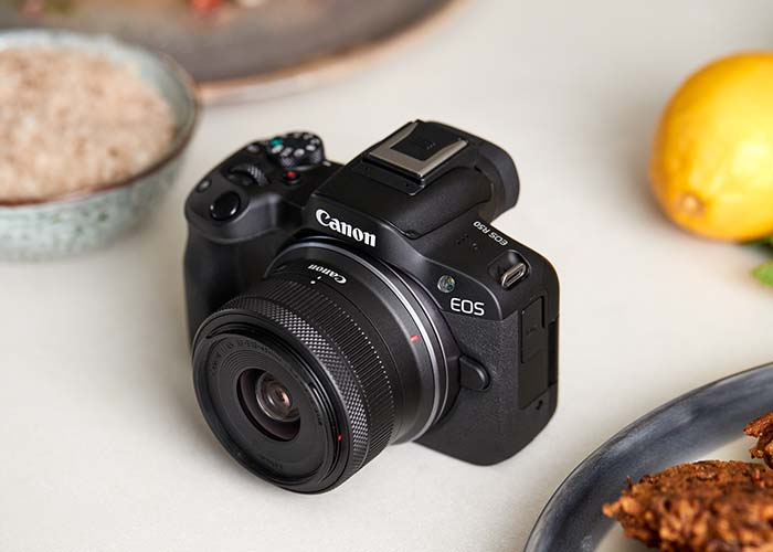 Canon EOS R50 APS-C Systemkamera mit kompaktem Weitwinkelobjektiv