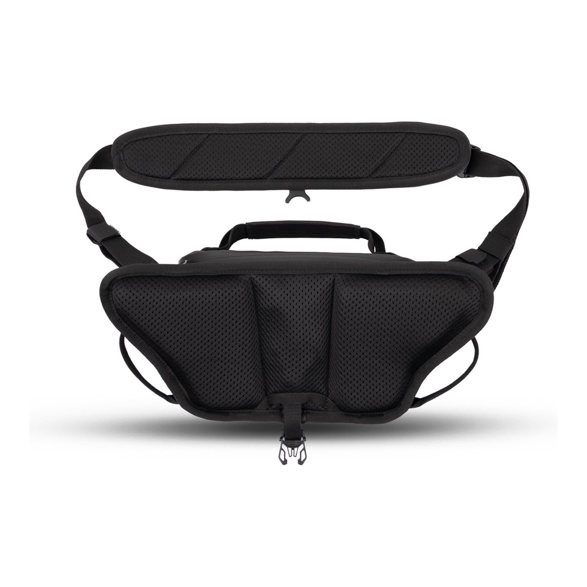 WANDRD ROGUE Sling 3L Uyuni Purple - Rückansicht mit atmungsaktiver Mesh-Polsterung und Tragegriff WANDRD ROGUE Sling 3L Uyuni Purple - Rückansicht mit atmungsaktiver Mesh-Polsterung und Tragegriff