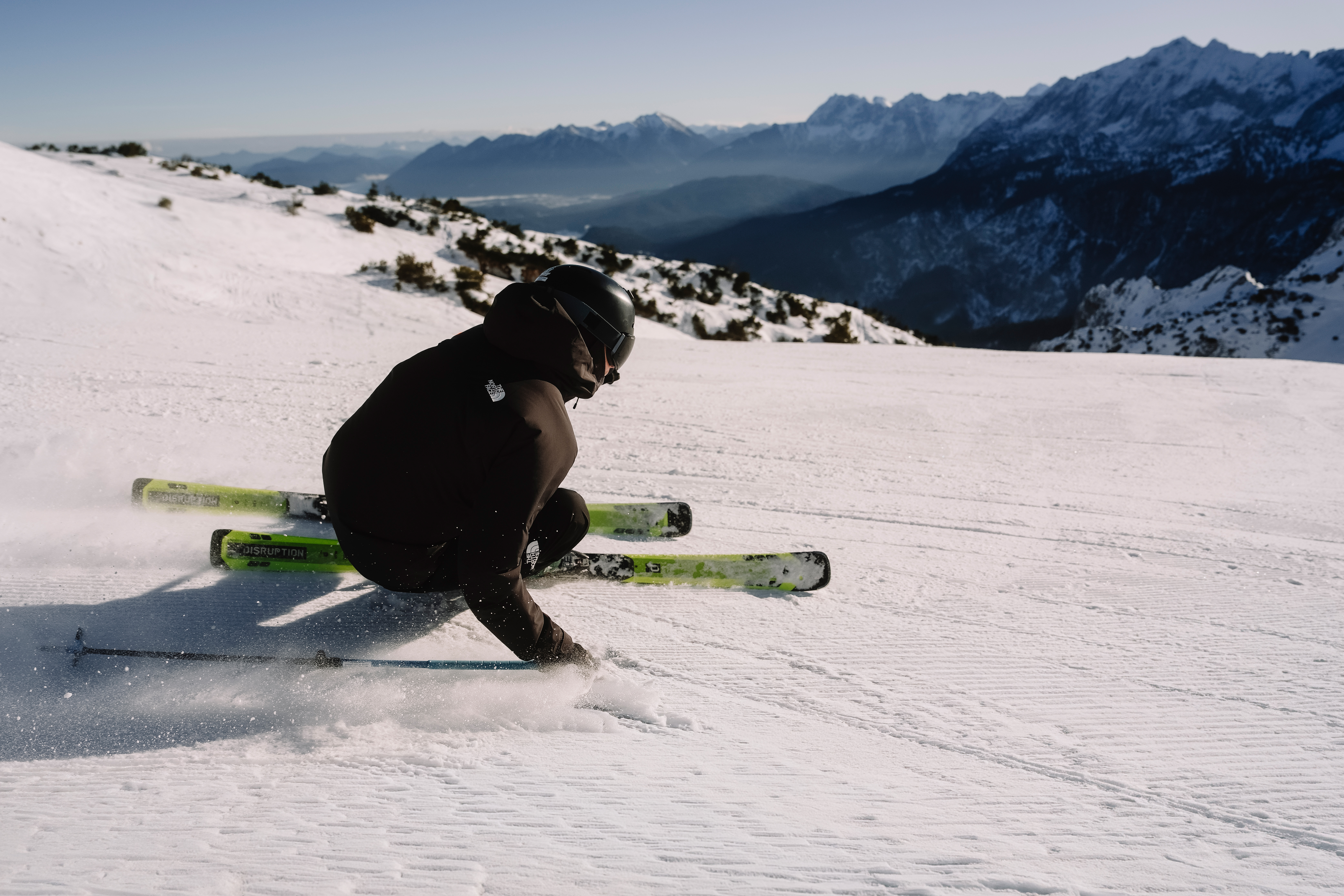 Sportfotografie im Schnee mit Sony Alpha 7 V