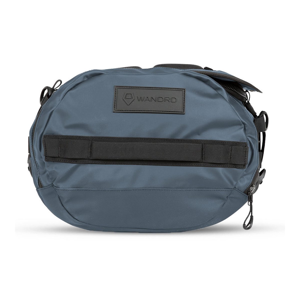 WANDRD HEXAD CARRYALL DUFFEL 60-Liter Aegean Blue - Frontansicht des WANDRD Camera Cube in Blaugrau mit Logo.
