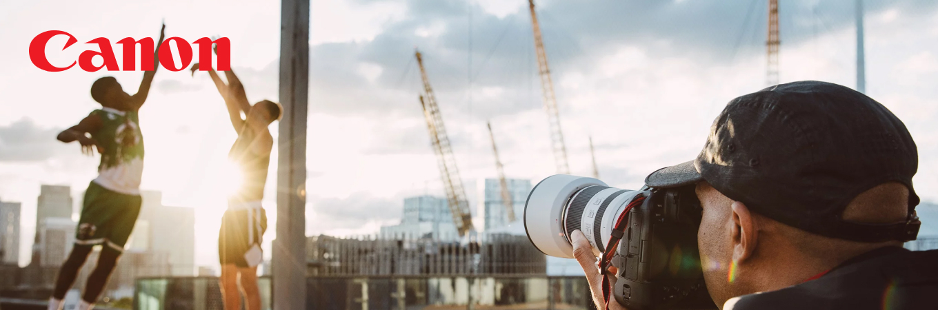 Canon Kameras für Sportfotografie – Foto Leistenschneider Canon Manon Banner mit Fotograf bei Sportaufnahme mit Teleobjektiv in der Stadtarkenwelt