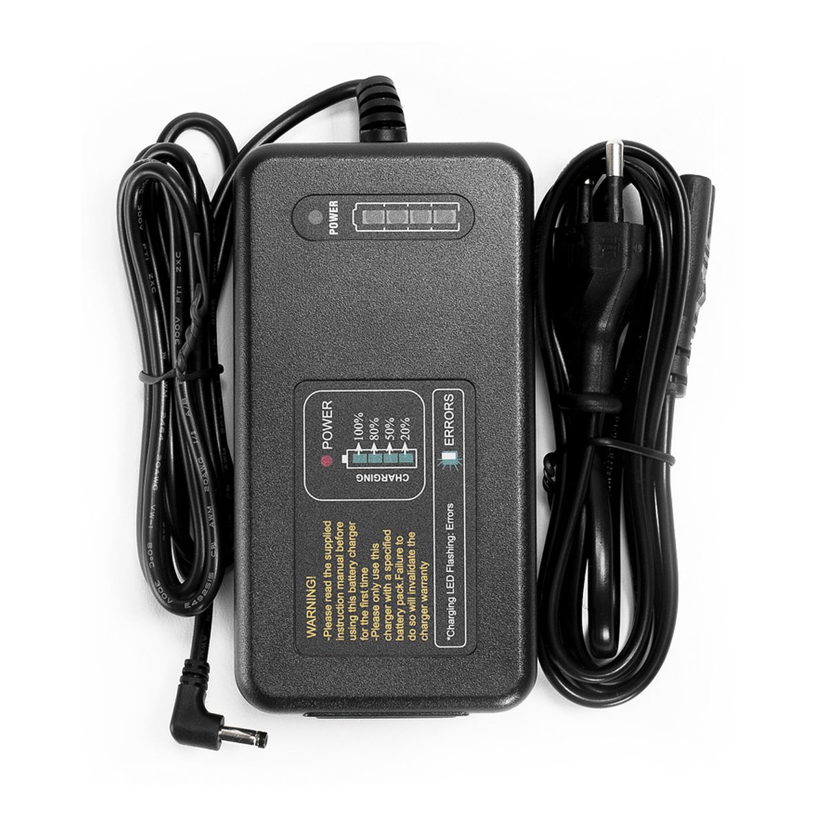 Godox Witstro AD400 Pro - Lieferumfang: Schwarzes Akkuladegerät und Kabel.