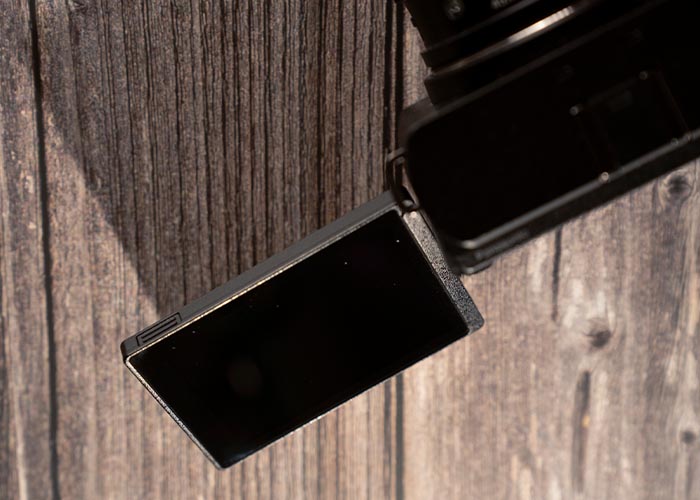 Panasonic S9 mit schwenkbarem Display für Vlogging und Selfie-Aufnahmen