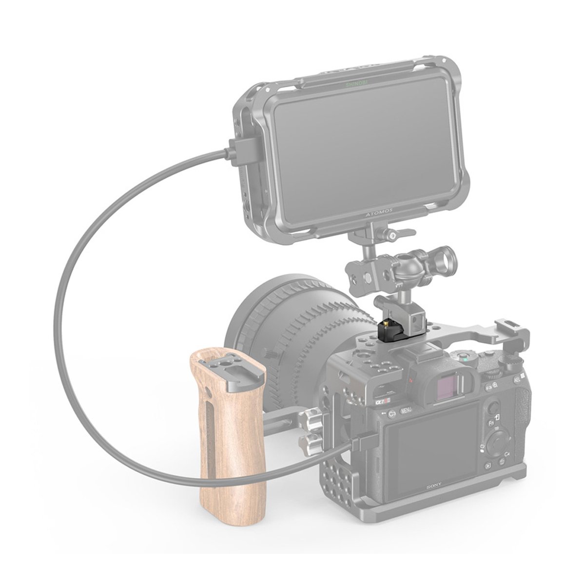 SmallRig 2501B NATO Rail mit ARRI Locating Stift 35 mm - Anwendungsbeispiel Kamerarig mit Monitor, Holzgriff und Kabelverbindung.