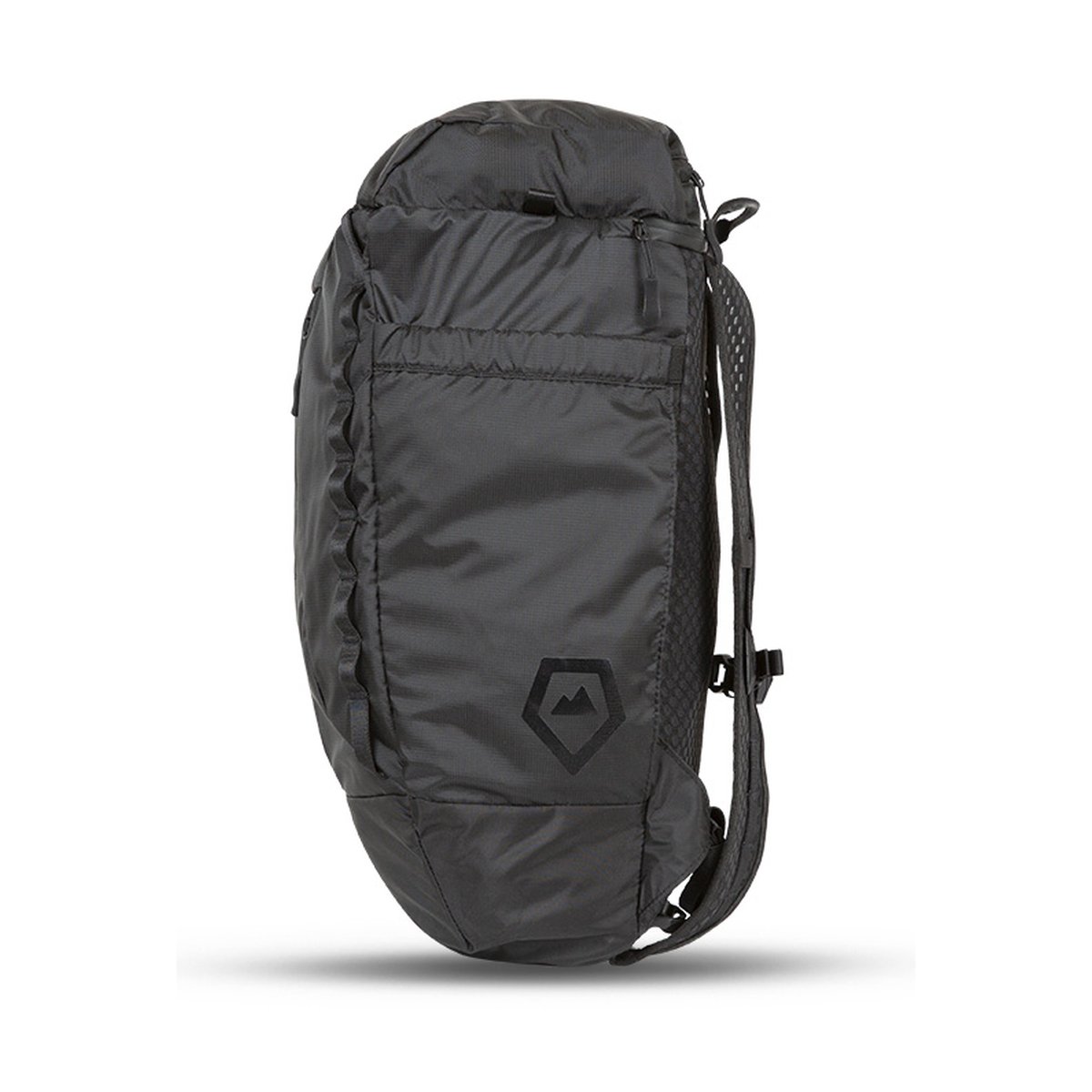 WANDRD VEER 18 - BLACK - Seitenansicht des Rucksacks