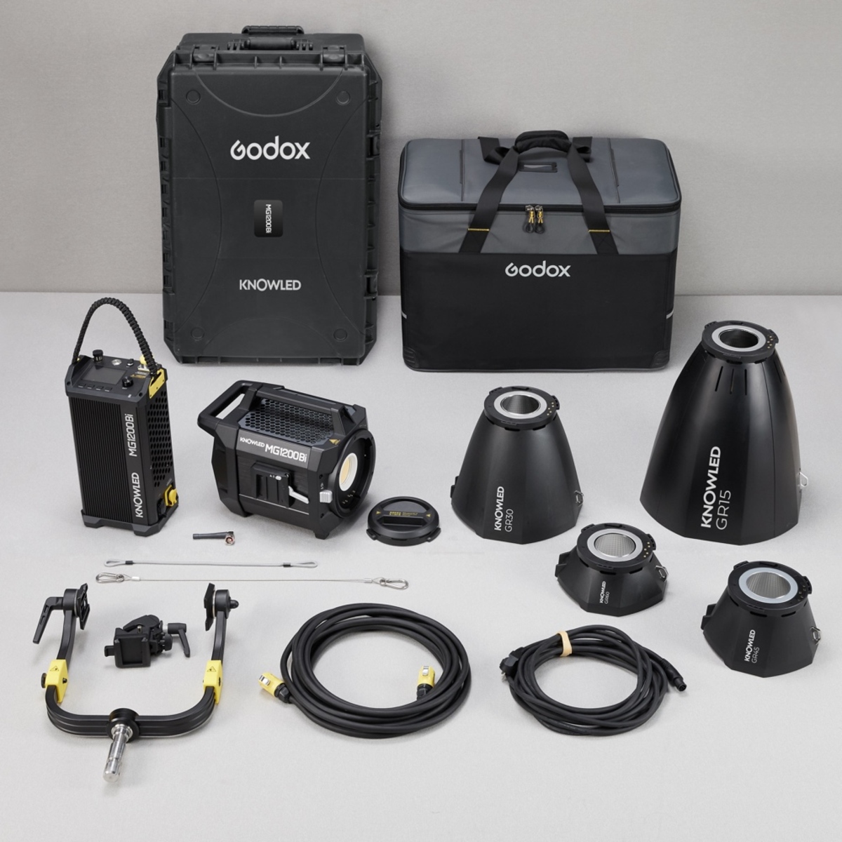 Godox MG1200Bi Bi-color Knowled Light Kit 3