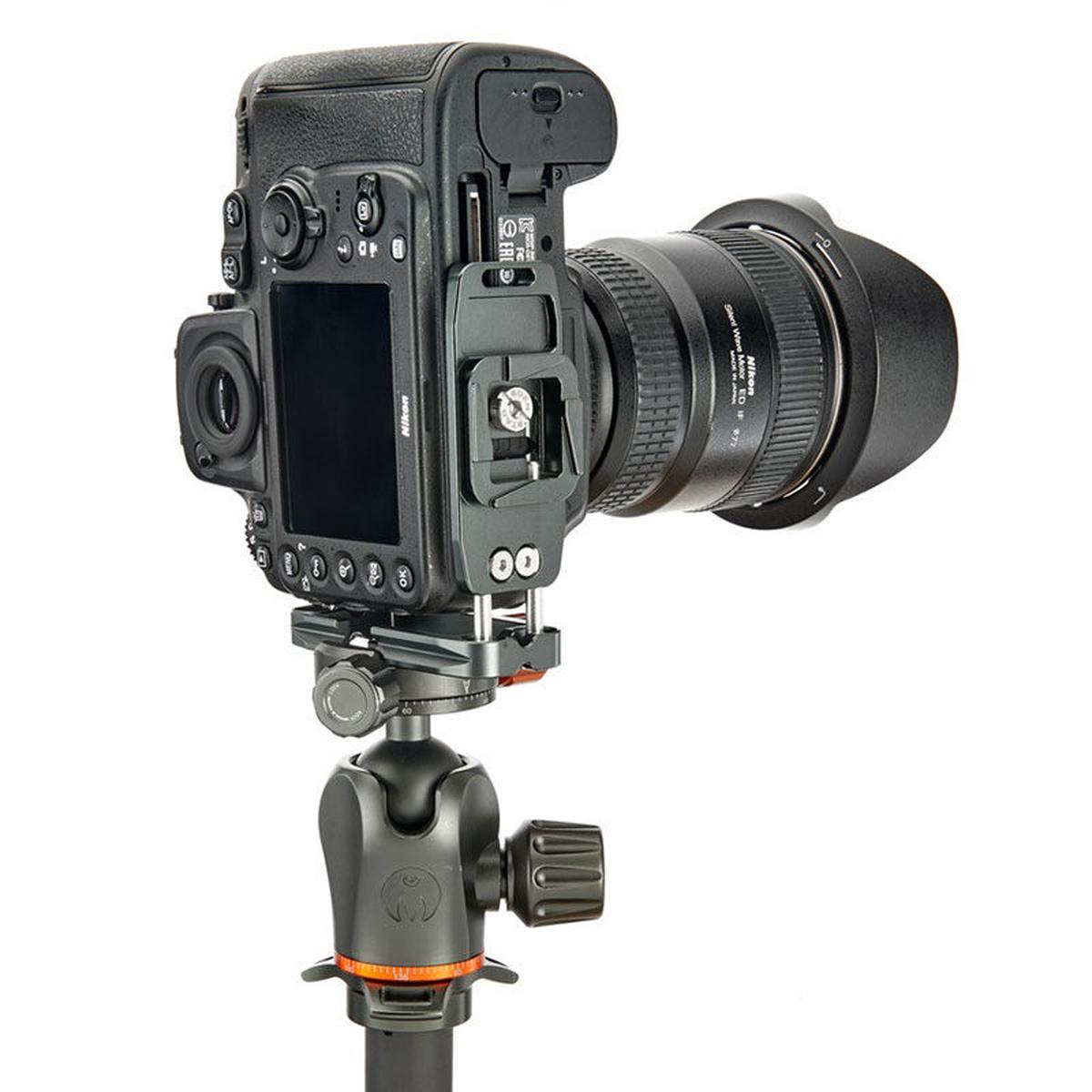 3_legged_thing_ellie_with_peak_design_capture_base_grijs_050354980602 3_legged_thing_ellie_with_peak_design_capture_base_grijs_050354980602