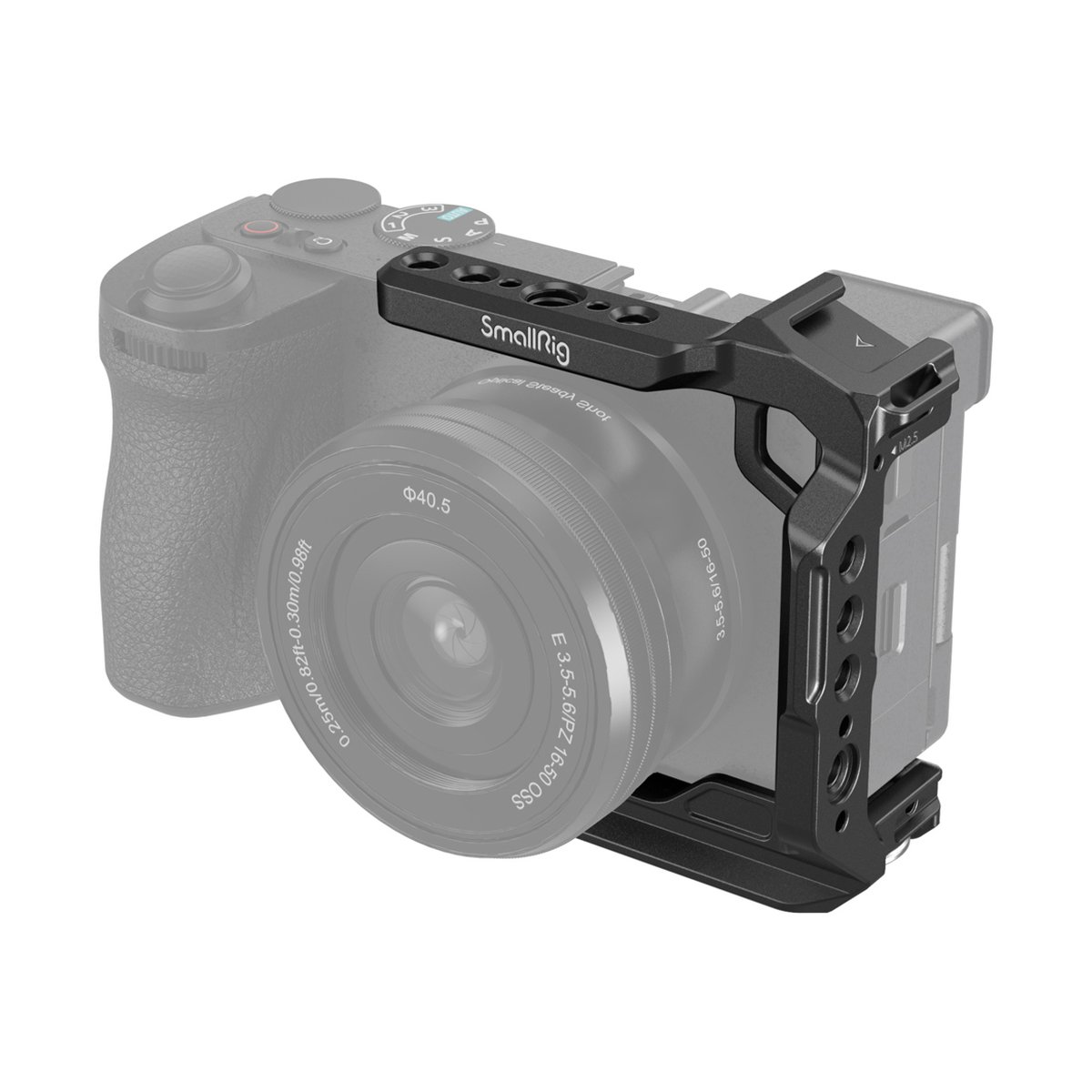 SmallRig 4337 Half Cage für Sony Alpha 6700/6600/6500/6400 - Anwendungsbeispiel Kamerakäfig an Kamera mit Objektiv SmallRig 4337 Half Cage für Sony Alpha 6700/6600/6500/6400 - Anwendungsbeispiel Kamerakäfig an Kamera mit Objektiv