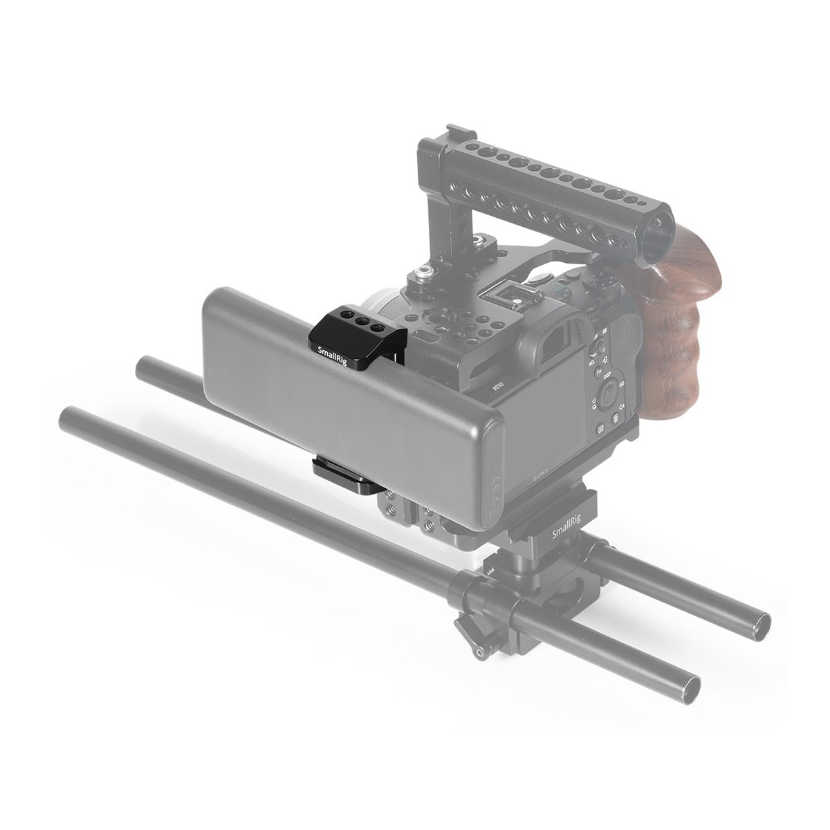 SmallRig 2336 Halterung für tragbare Powerbanks 53 mm bis 87 mm - Kamera-Rig mit auf Stangen montiertem Monitor, Ansicht von schräg oben. SmallRig 2336 Halterung für tragbare Powerbanks 53 mm bis 87 mm - Kamera-Rig mit auf Stangen montiertem Monitor, Ansicht von schräg oben.