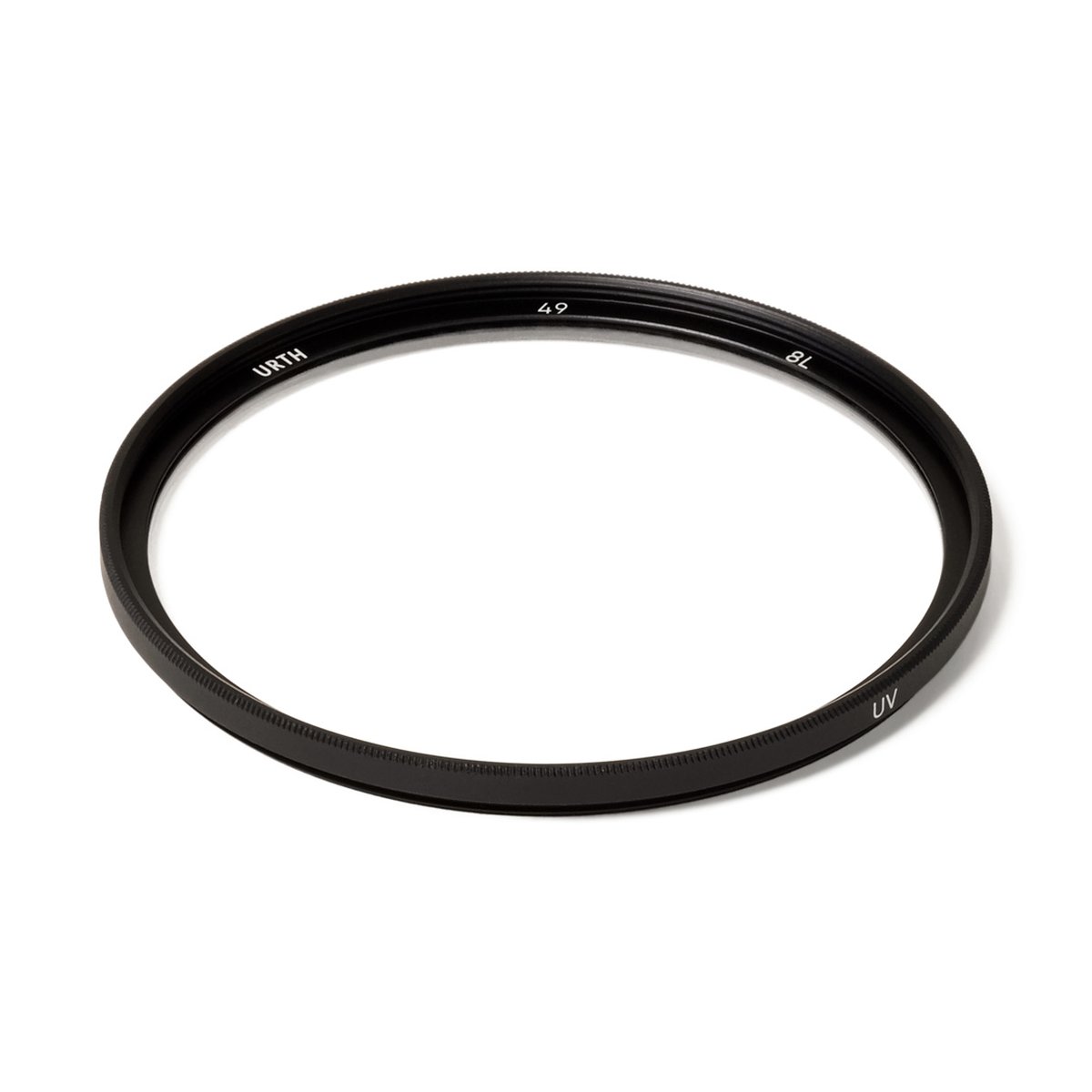 Urth 49mm UV-Objektivfilter - Draufsicht eines schwarzen Urth 49mm UV-Filters auf weißem Hintergrund.