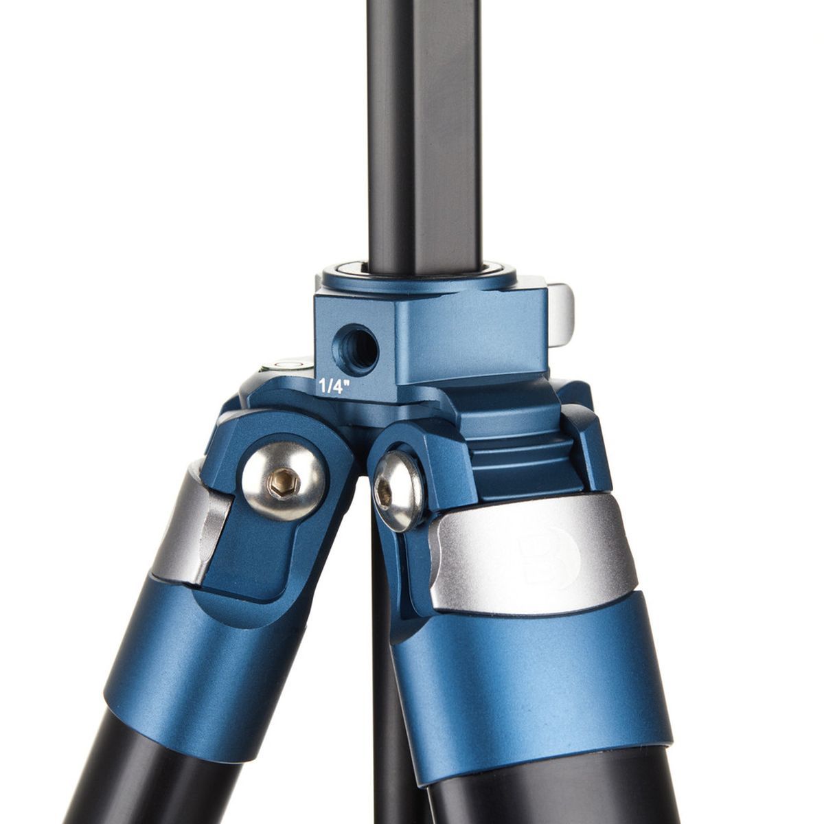 Benro CyanBird AL 2 Series 5-Sektionen Stativ mit G36PT Kugelkopf Detailansicht Schnellverschlüsse
