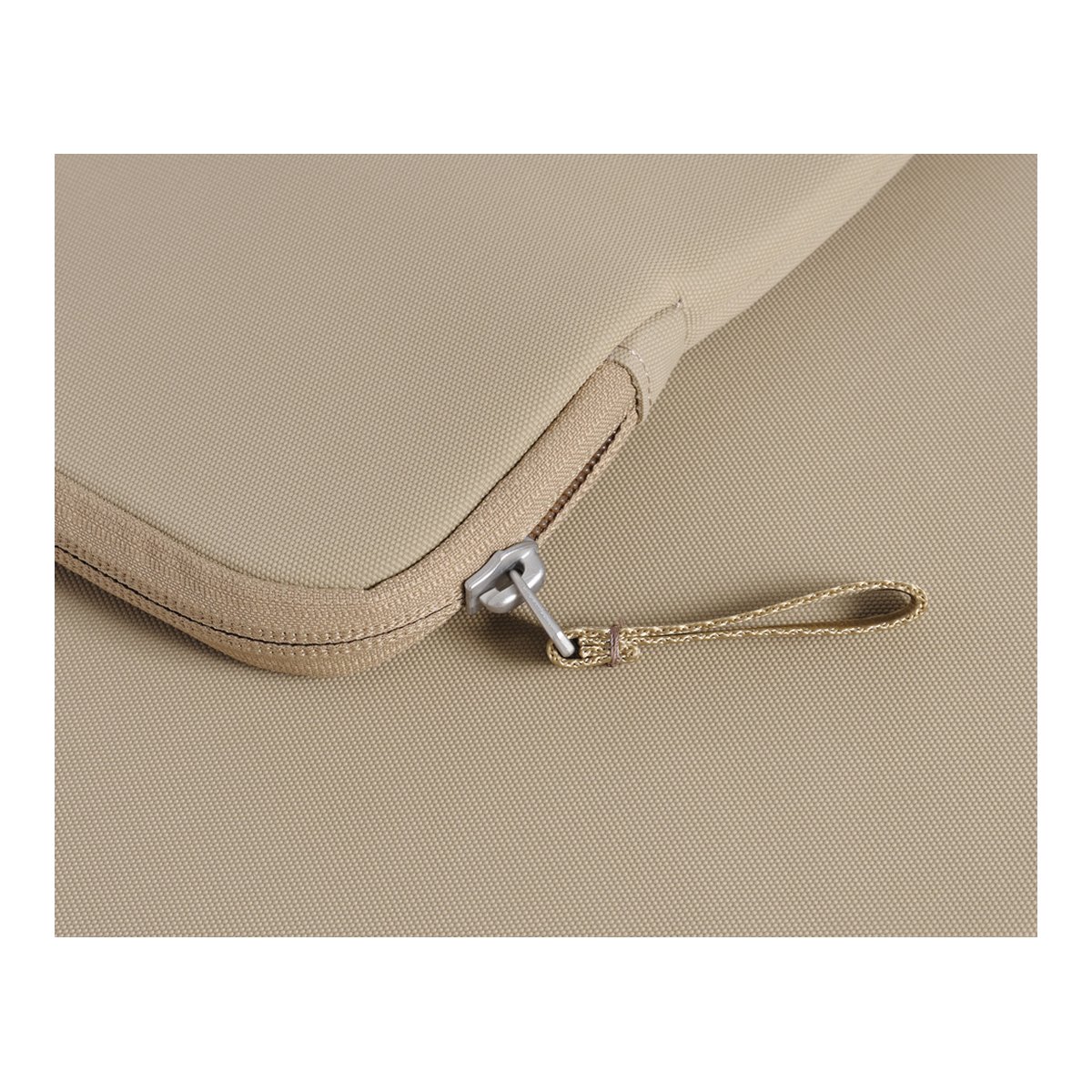 Urth Naos 13/14" Laptoptasche (Beige) - Detailansicht Reißverschluss und Zugband an beigefarbener Hülle