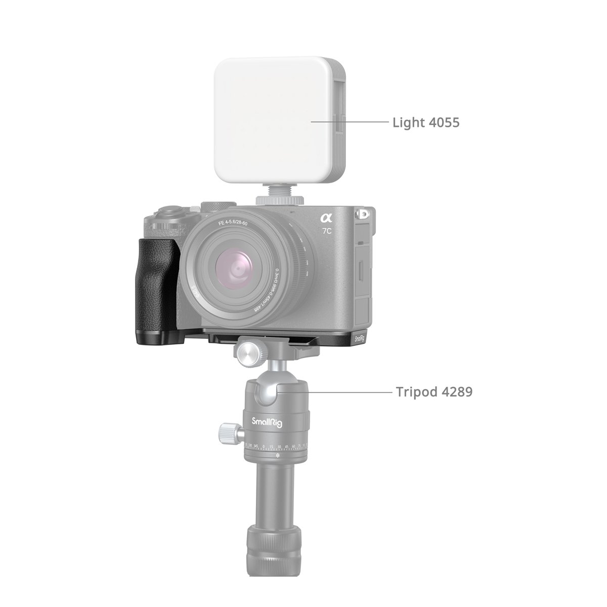 SmallRig 4797 L-förmige Montageplatte mit Silikonhandgriff für Sony Alpha 7C II/7CR - Anwendungsbeispiel: Kamera-Setup, Frontansicht, mit Licht 4055 oben und SmallRig Stativ 4289 unten.