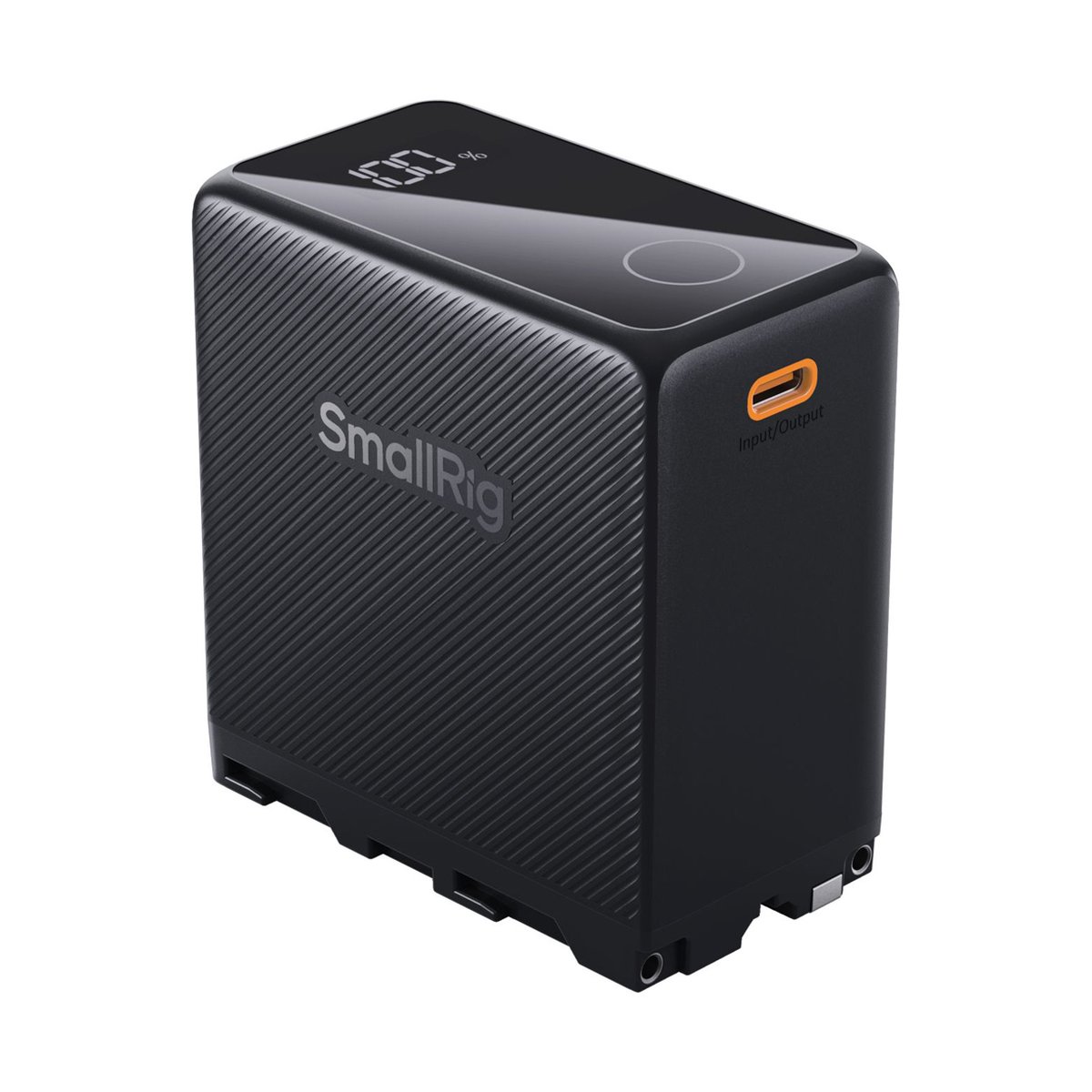 SmallRig 4469 NP-F970 Akku, schwarz, USB-C wiederaufladbar - 3/4 Ansicht der SmallRig Powerbank mit 100% Display und USB-C Port