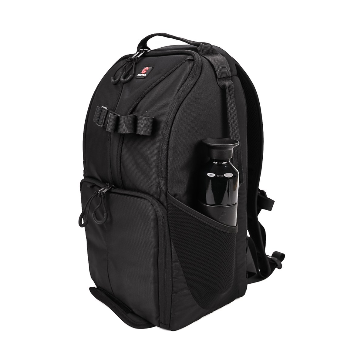 Caruba Skydex 10 - Anwendungsbeispiel: Schwarzer Rucksack mit Trinkflasche in Seitentasche