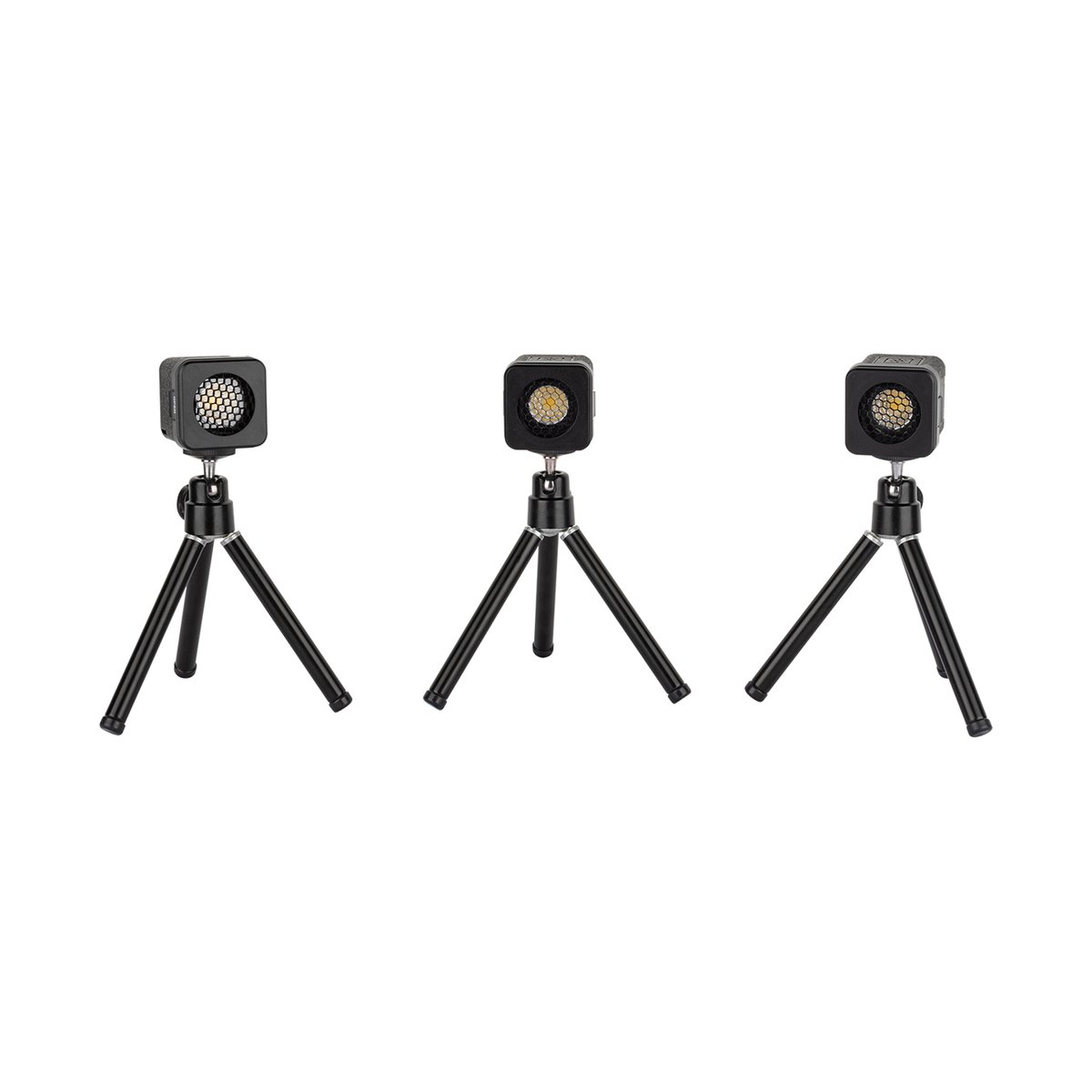 SmallRig 3469 RM01 LED Videolicht Kit - Frontansicht: Dreier Set kompakter LED-Leuchten auf Stativen SmallRig 3469 RM01 LED Videolicht Kit - Frontansicht: Dreier Set kompakter LED-Leuchten auf Stativen