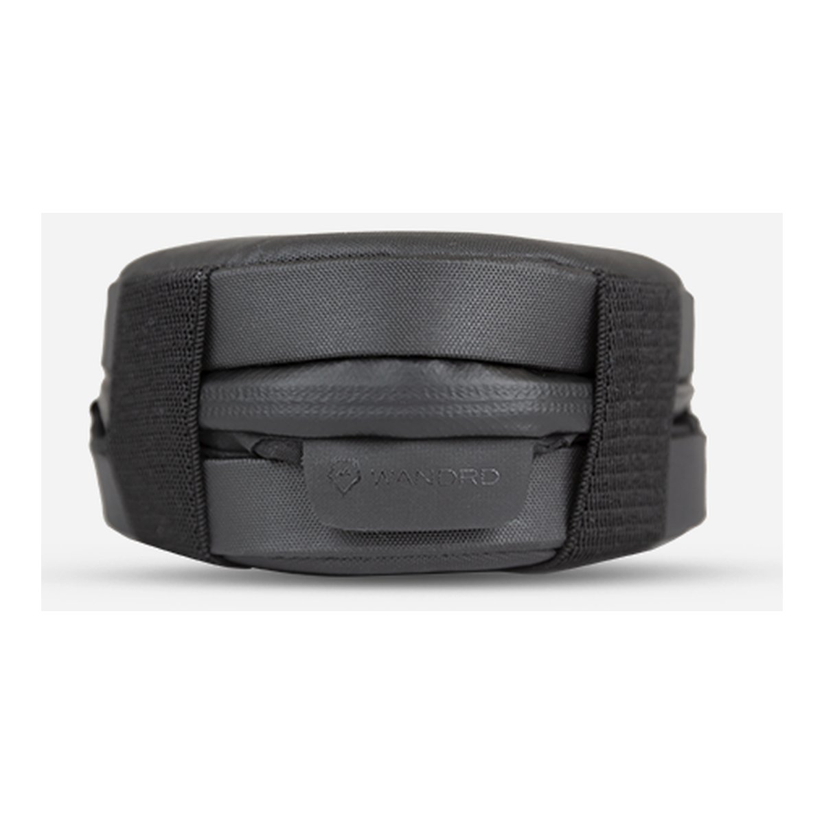 WANDRD aufblasbare Objektivaufbewahrung - Frontansicht: Schwarze Tasche mit WANDRD Logo.