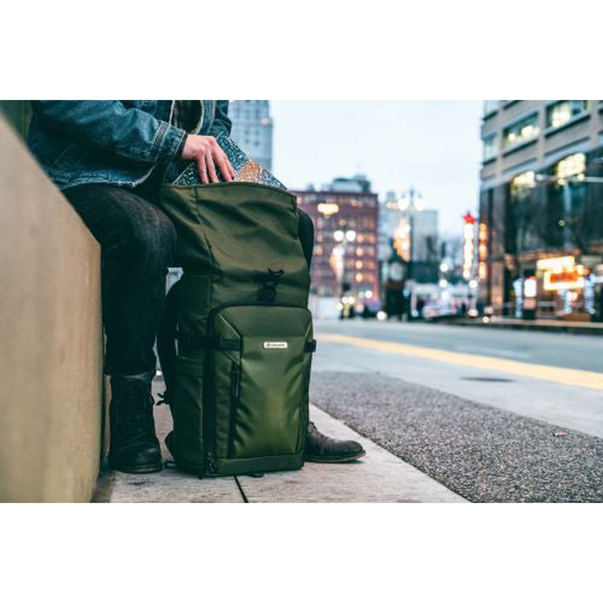 Vanguard VEO Select Rolltop 39RBM GR