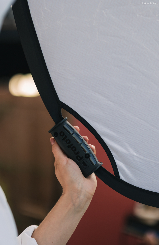 Profoto Faltreflektor Ergonomische Handgriffe @ Nicole Ashley