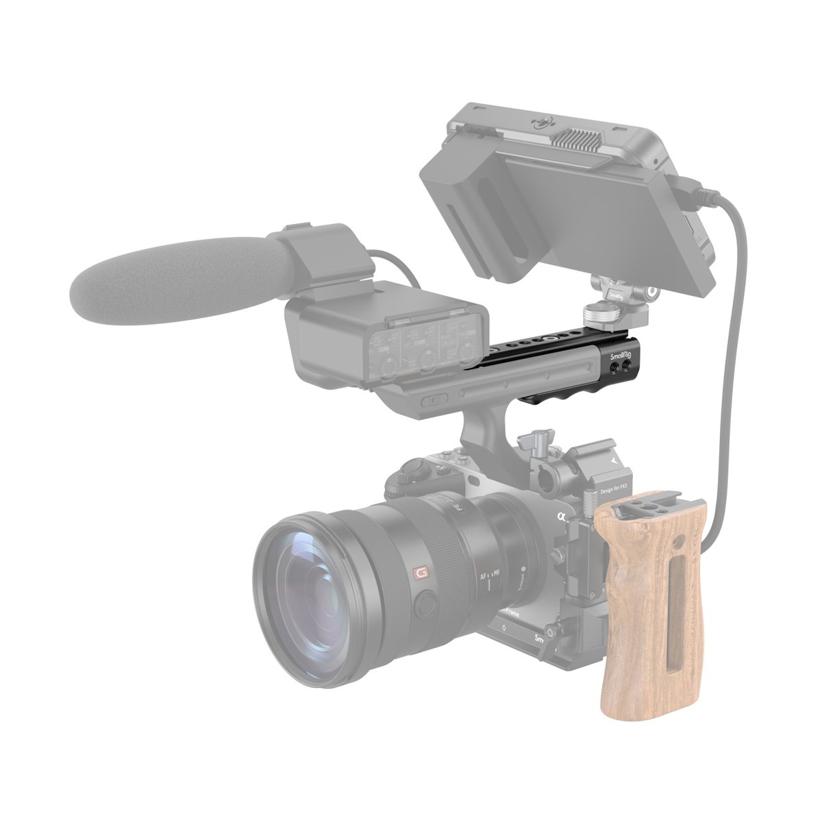 SmallRig 3490 XLR Handgrifferweiterung mit NATO Schiene für Sony FX3 - Anwendungsbeispiel: Kamera-Rig mit Monitor, Mikrofon und Holzgriff.