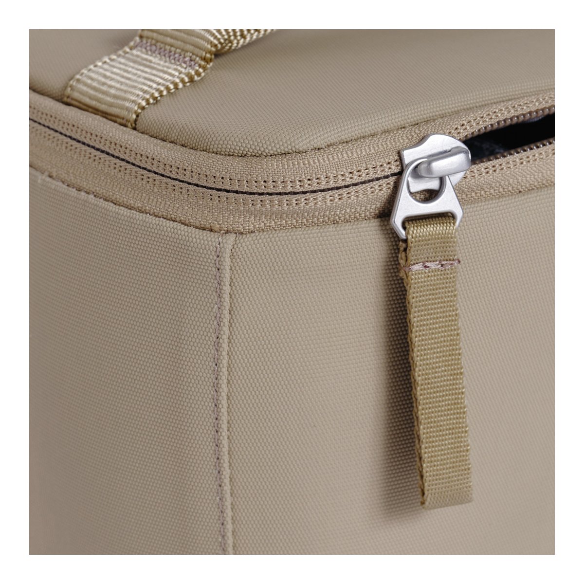 Urth Arkose Camera Insert (Beige) - Detailansicht Reißverschluss und beiger Stoff der Tasche Urth Arkose Camera Insert (Beige) - Detailansicht Reißverschluss und beiger Stoff der Tasche