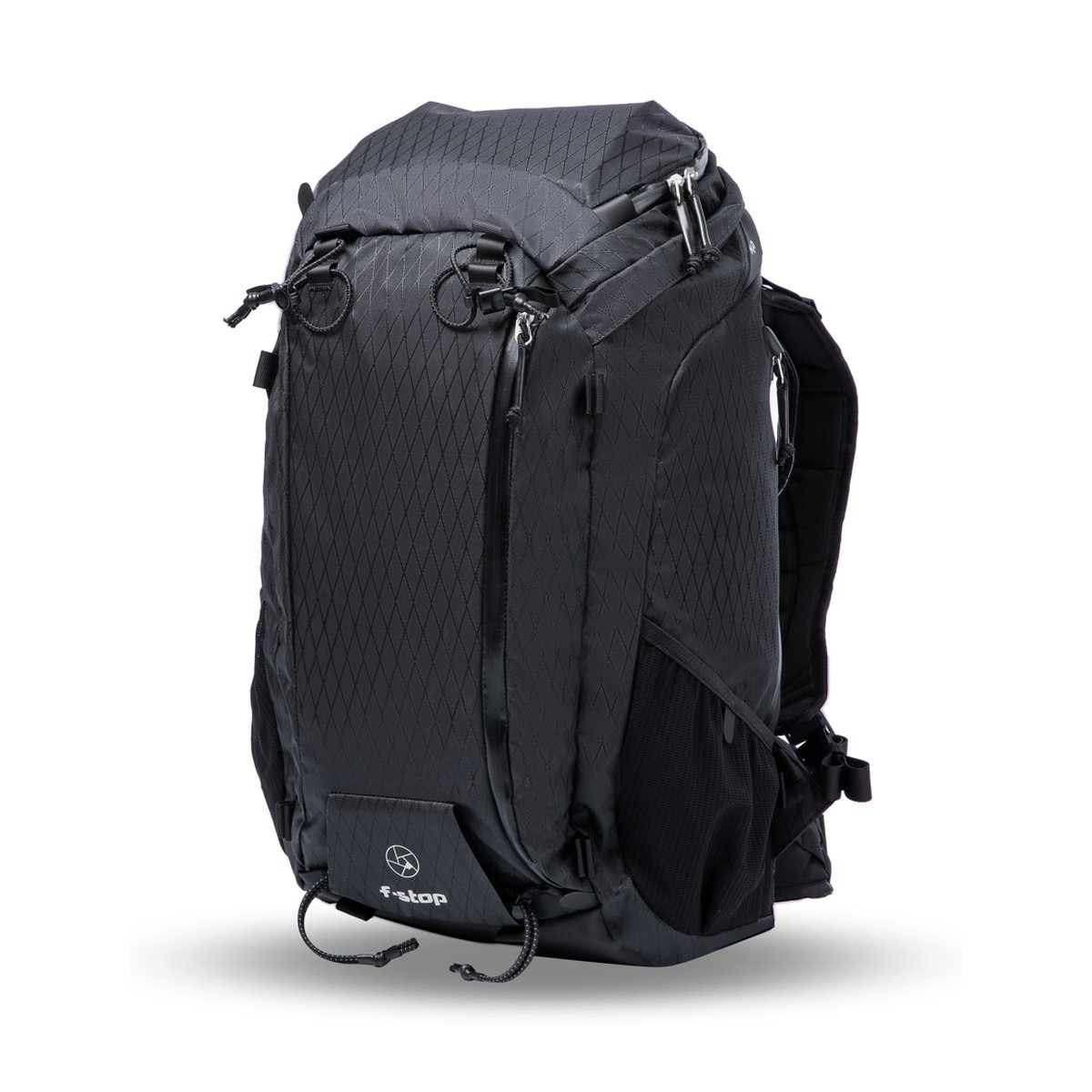 F-Stop DuraDiamond Ajna - Anthrazit - Schräge Frontansicht: Schwarzer Rucksack F-Stop DuraDiamond Ajna - Anthrazit - Schräge Frontansicht: Schwarzer Rucksack