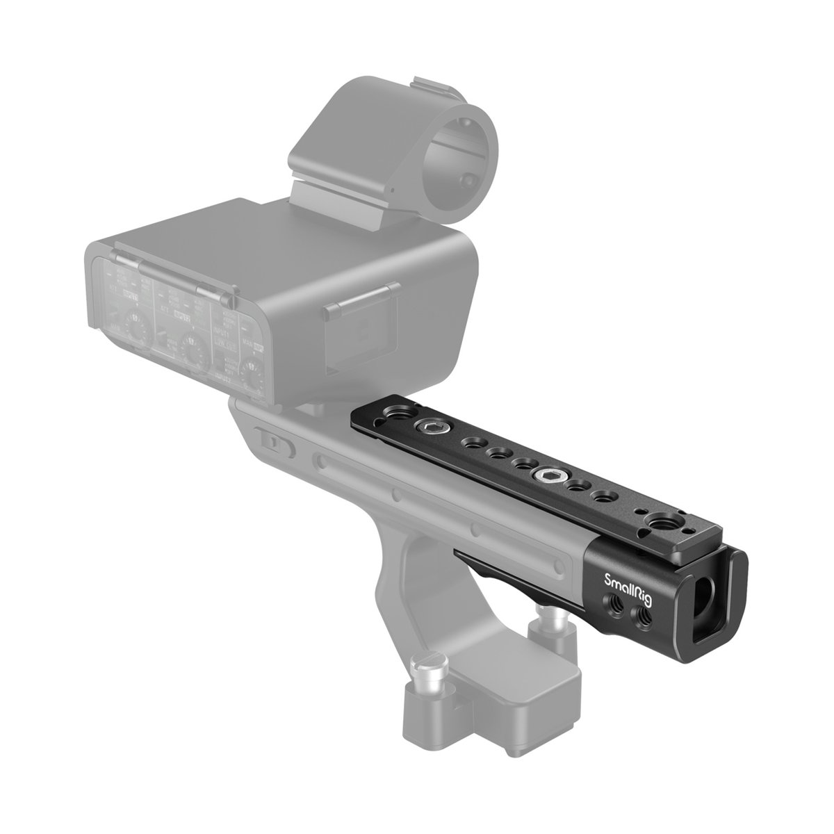 SmallRig 3490 XLR Handgrifferweiterung mit NATO Schiene für Sony FX3 - Anwendungsbeispiel: SmallRig Griff montiert an einem Kamerakäfig, Seitenansicht.