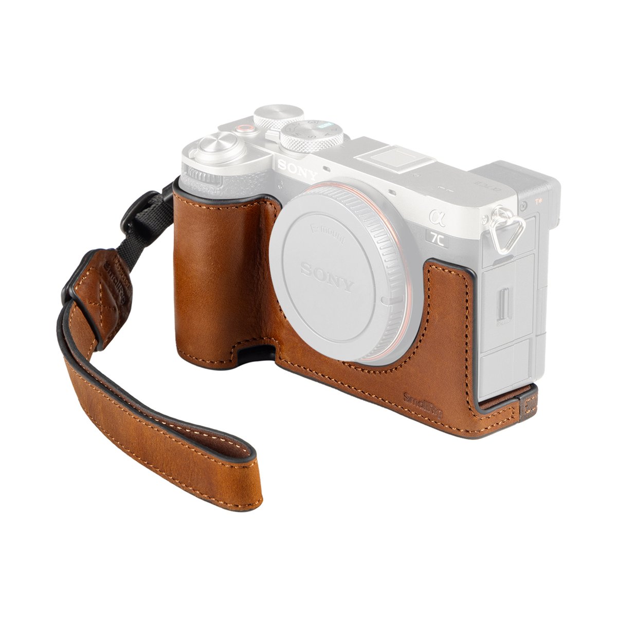 SmallRig 5015 Camera Leather Case Kit für Sony Alpha 7C II / Alpha 7CR - Braune Leder-Halbtasche mit Handgelenkschlaufe an einer Sony Alpha 7C Kamera, Anwendungsbeispiel.