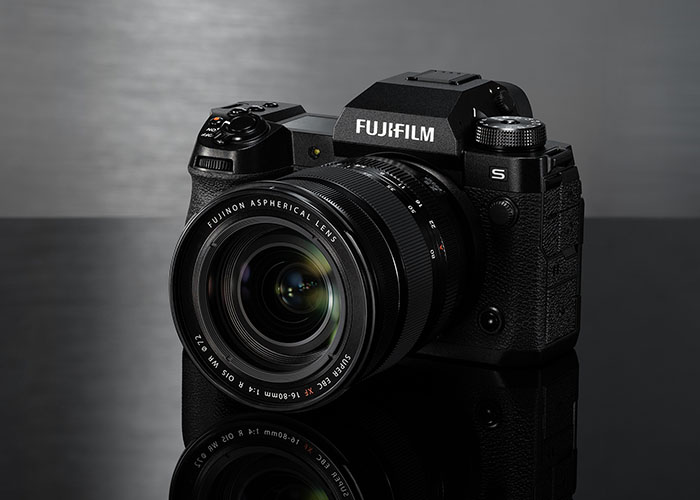 Fujifilm X-H2S APS-C Systemkamera mit Stacked Sensor für Sport- und Wildlifefotografie