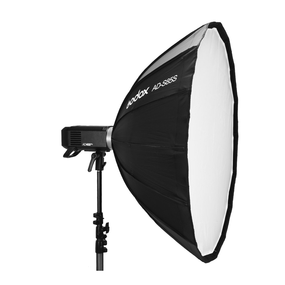 Godox AD-S85S multifunktionelle Softbox 85CM für AD400/300 PRO - Seitliche Ansicht des Godox AD400Pro Blitzes mit AD-S85S Softbox auf Stativ