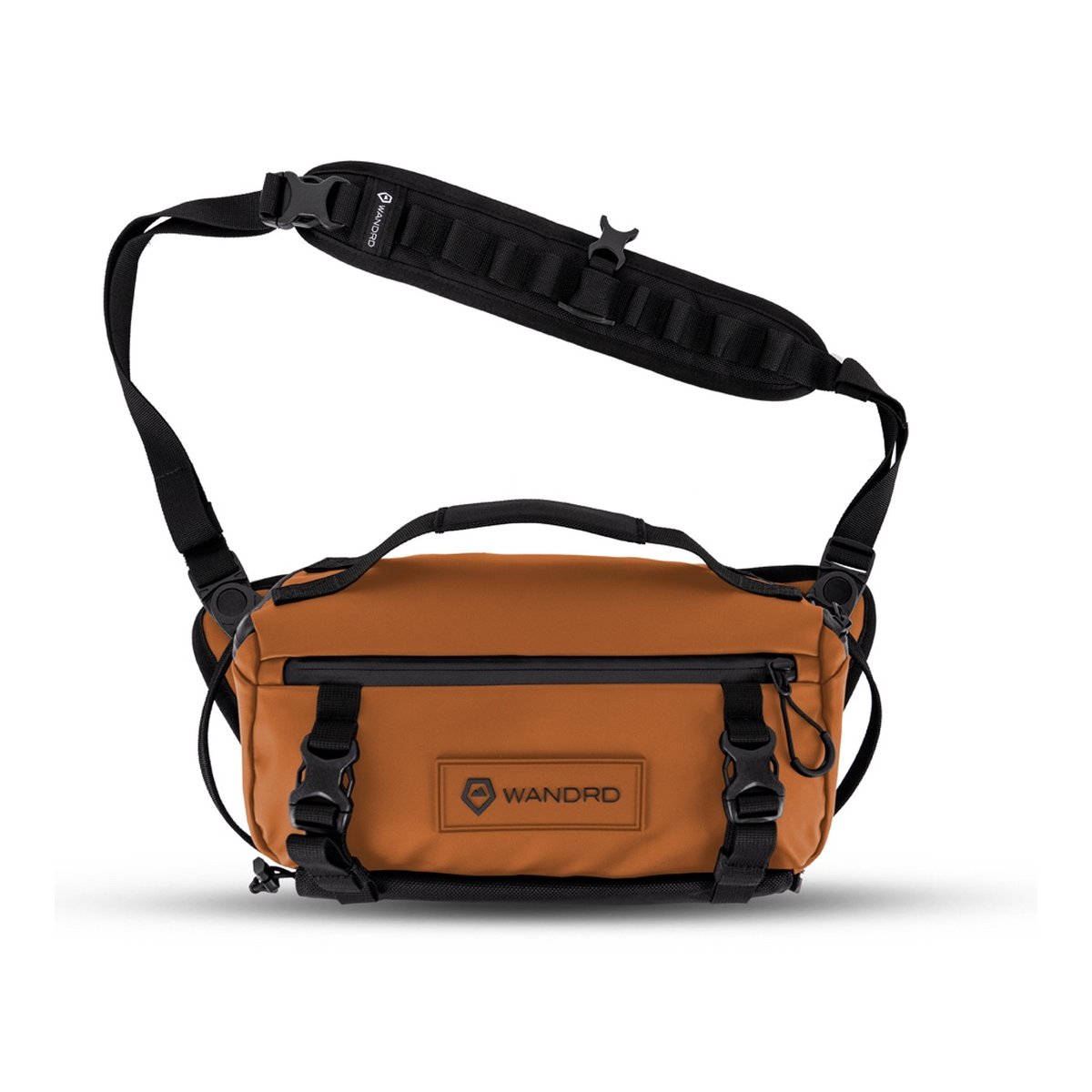 WANDRD ROGUE Sling 6L Sedona Orange - Frontansicht der braunen Umhängetasche von WANDRD