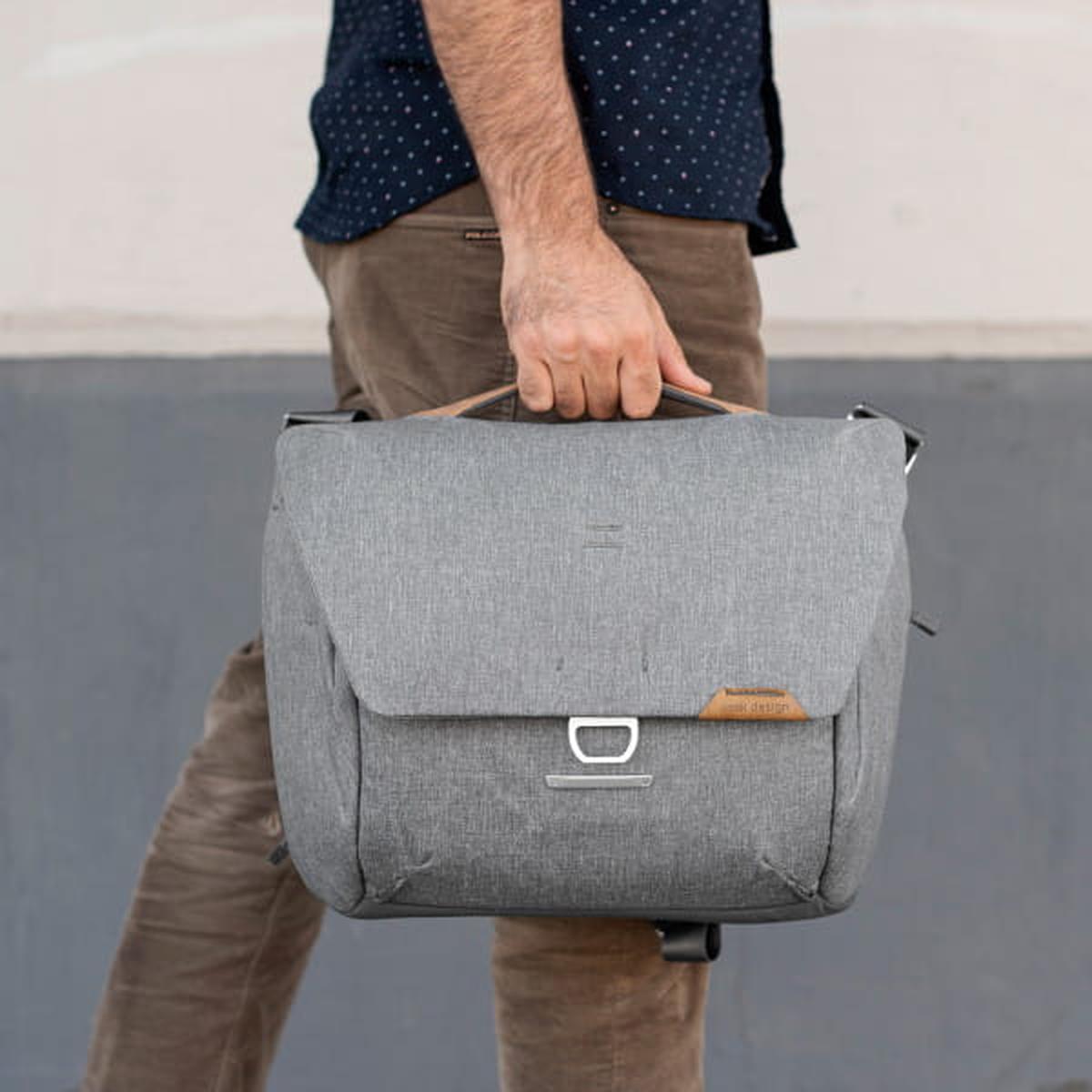 Peak Design Everyday Messenger V2 13 Liter - Ash (Hellgrau)