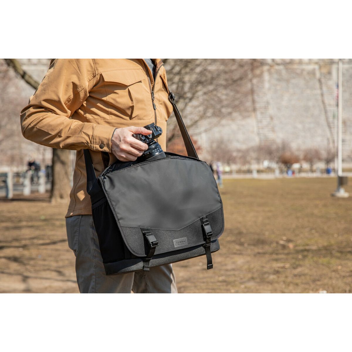 Tenba DNA 16 Slim Messanger Tasche Schwarz