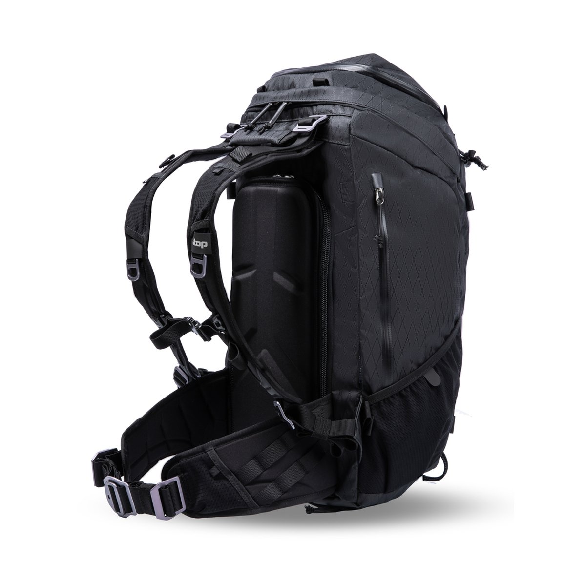 F-Stop DuraDiamond Ajna - Anthrazit - Seitenansicht des schwarzen Rucksacks mit gepolstertem Tragesystem und Rückenteil. F-Stop DuraDiamond Ajna - Anthrazit - Seitenansicht des schwarzen Rucksacks mit gepolstertem Tragesystem und Rückenteil.