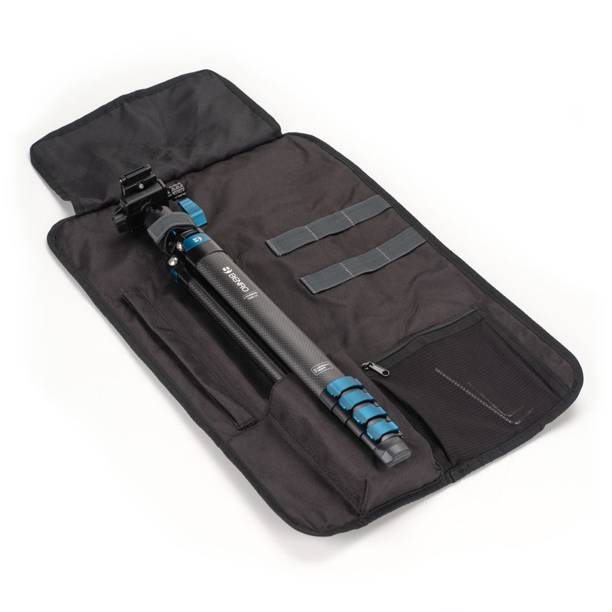 Benro Blackbird CF 1 Series 5 Sektionen Stativ mit N00P Head Ansicht zum Transport verstaut