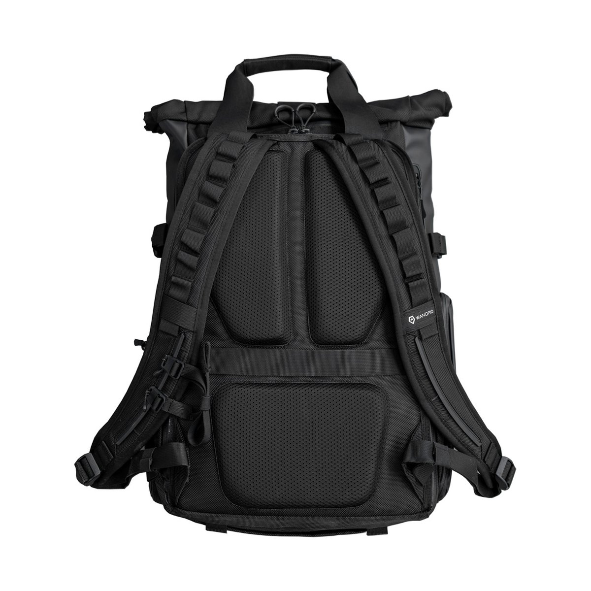WANDRD PRVKE 21-Liter Black V3 - Rückansicht des schwarzen Roll-Top-Rucksacks mit ergonomisch gepolstertem Rückenteil und verstellbaren Schultergurten.