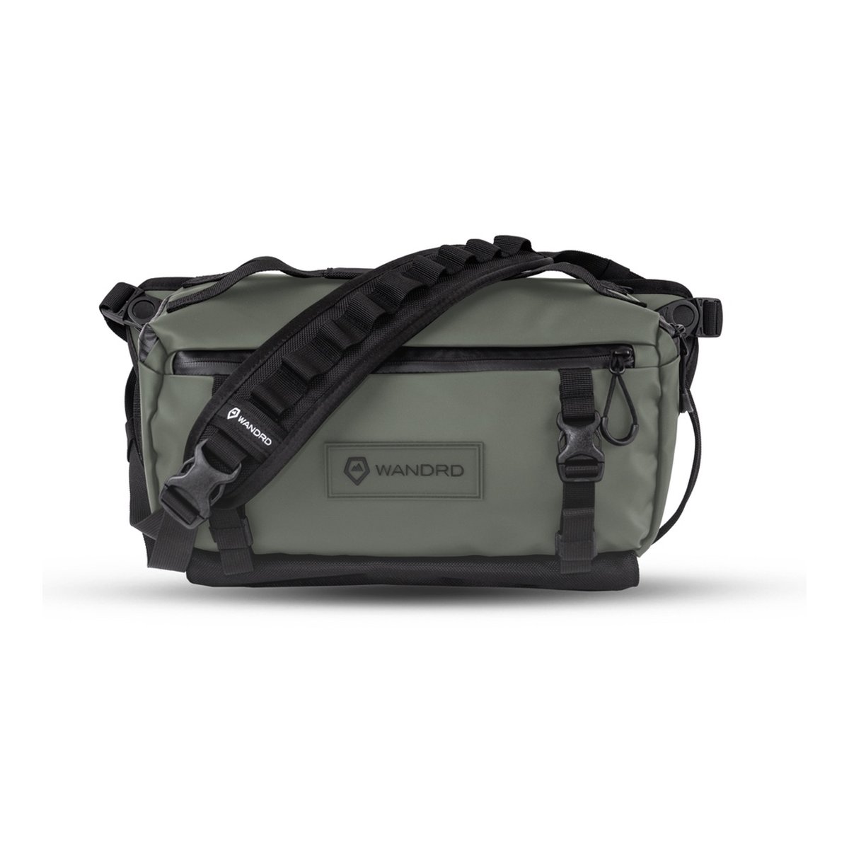WANDRD ROGUE Sling 9L Wasatch Green - Frontansicht der grünen WANDRD Messenger-Tasche mit Schultergurt